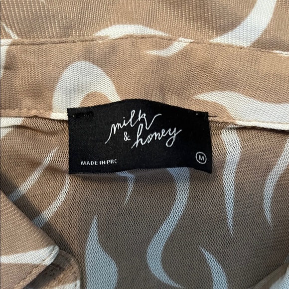 Beige and White Patterned Mesh Button-Up Blouse - Picture 2 of 5